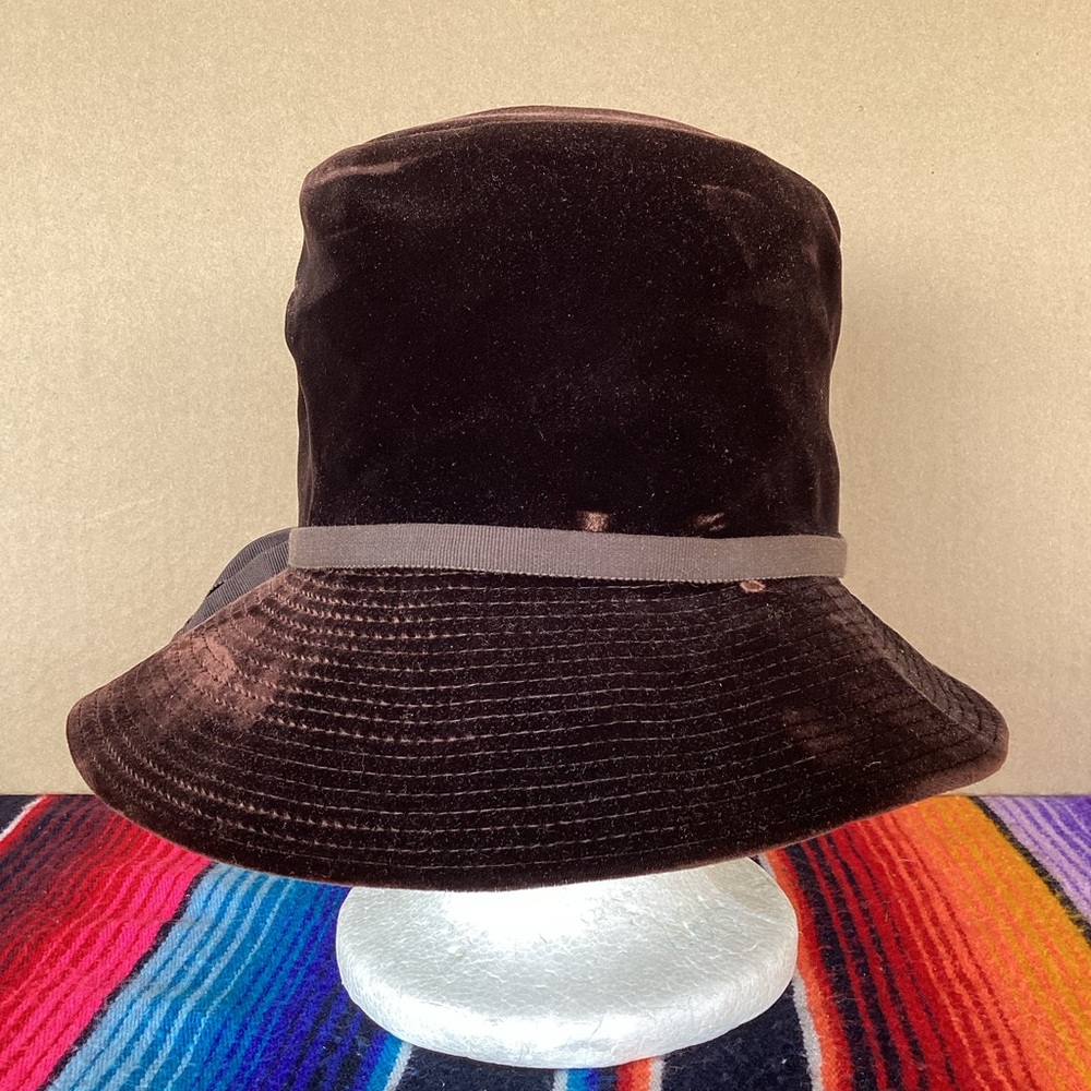 Vintage Frederick & Nelson Wool velour women’s hat made in USA size 6 7/8